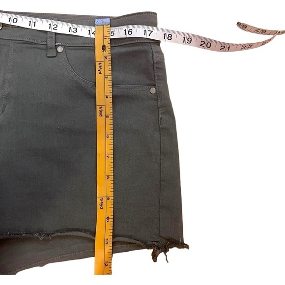 Articles of Society Madre Frayed Denim 3” Jean Shorts in Pompano/Olive Green - Picture 5 of 12
